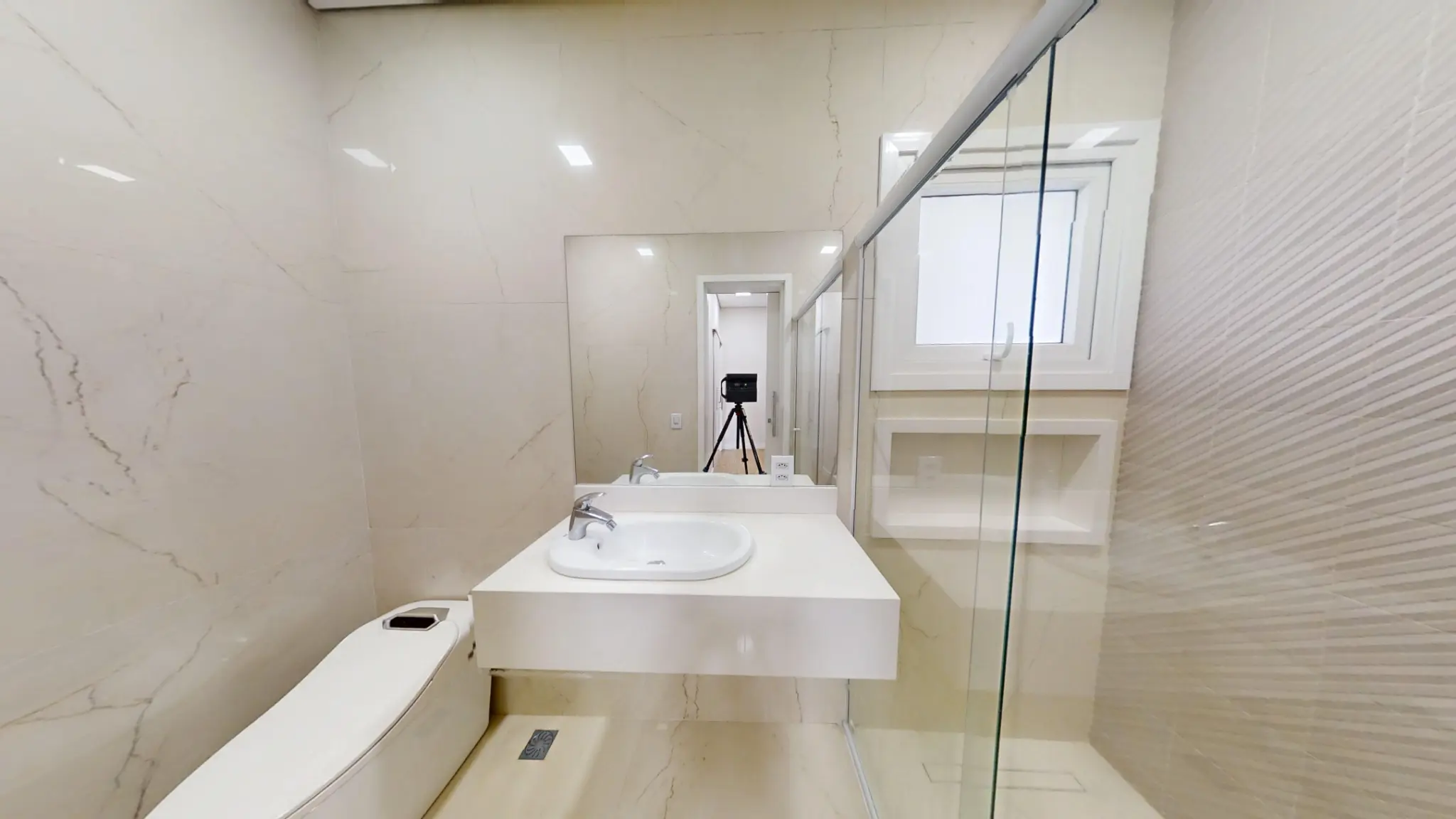 Suíte 1 — bath